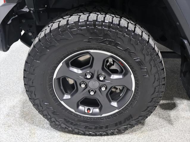 Photo of 2023 Sting-Gray Clearcoat Jeep Gladiator