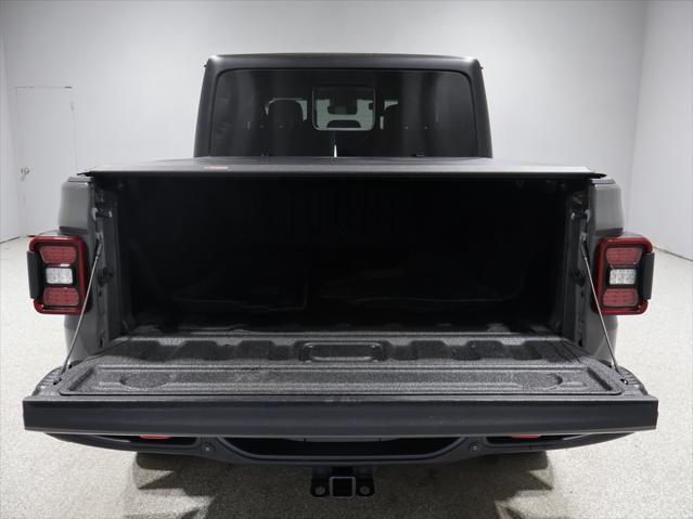 Photo of 2023 Sting-Gray Clearcoat Jeep Gladiator