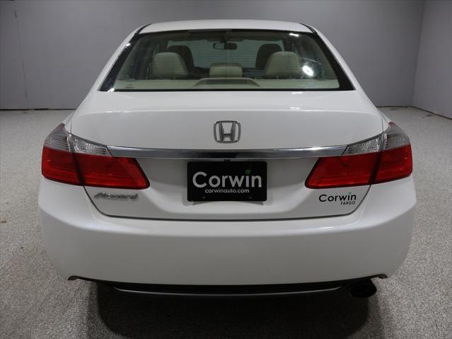 Photo of 2014 White Orchid Pearl Honda Accord
