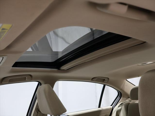 Photo of 2014 White Orchid Pearl Honda Accord