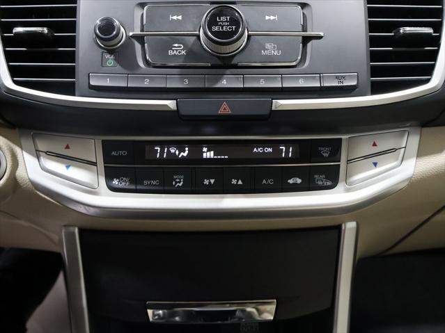 Photo of 2014 White Orchid Pearl Honda Accord