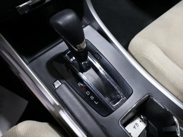 Photo of 2014 White Orchid Pearl Honda Accord