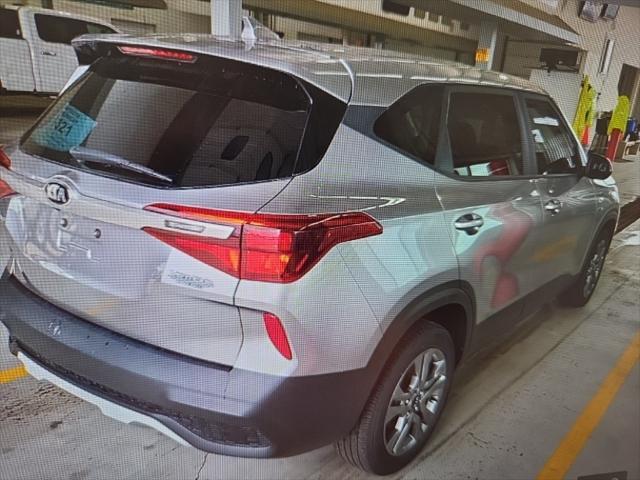 Photo of 2021 Steel Gray Kia Seltos