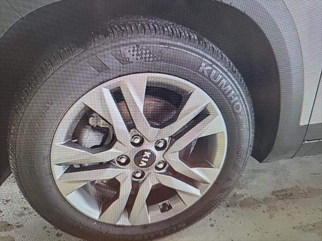 Photo of 2021 Steel Gray Kia Seltos