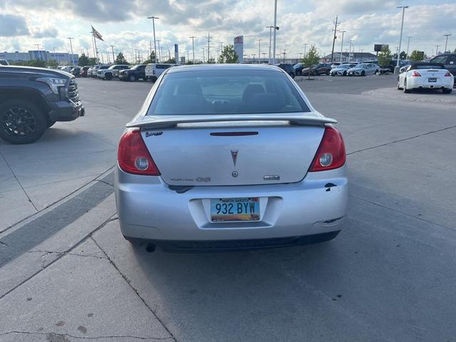 Photo of 2010 Quicksilver Metallic Pontiac G6