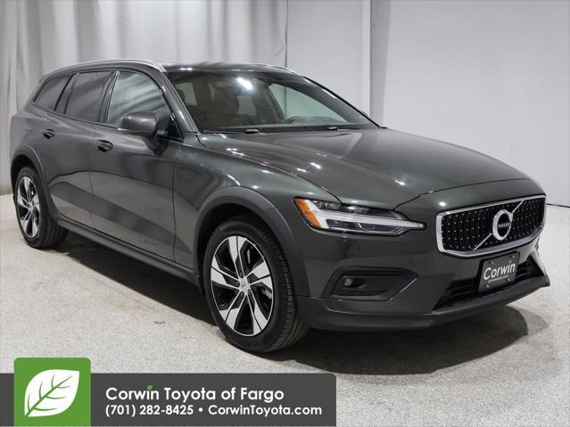 2022 Volvo V60 Cross Country