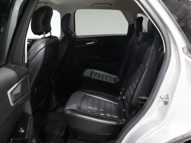 Photo of 2018 Ingot Silver Ford Edge