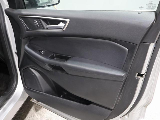 Photo of 2018 Ingot Silver Ford Edge