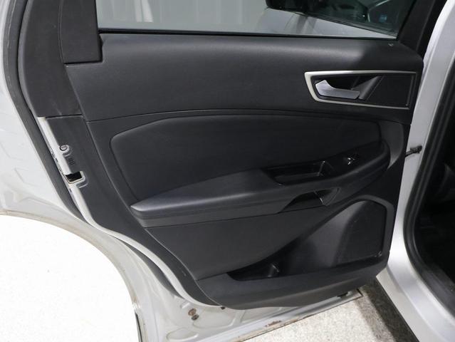 Photo of 2018 Ingot Silver Ford Edge