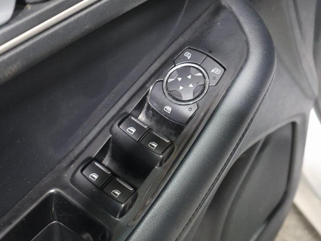 Photo of 2018 Ingot Silver Ford Edge