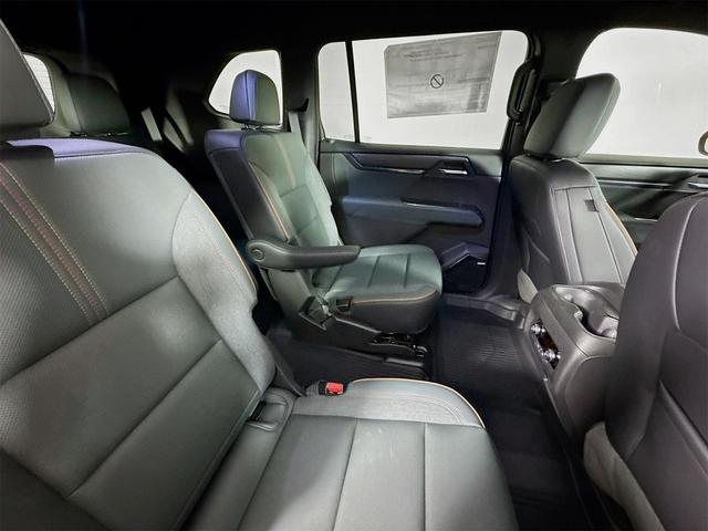 Photo of 2025 Summit White GMC Acadia