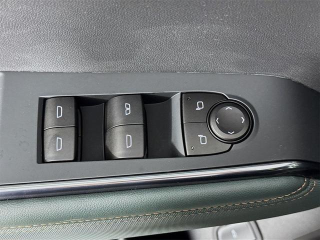 Photo of 2025 Summit White GMC Acadia
