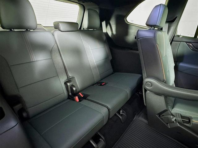 Photo of 2025 Summit White GMC Acadia