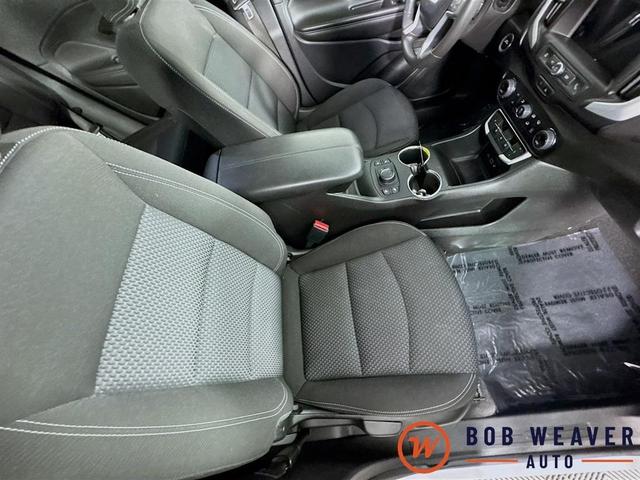 Photo of 2022 Summit White GMC Terrain