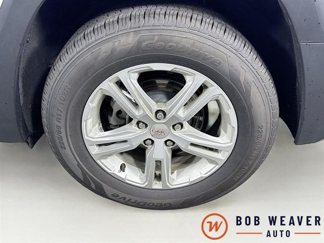 Photo of 2022 Summit White GMC Terrain