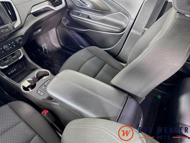 Photo of 2022 Summit White GMC Terrain