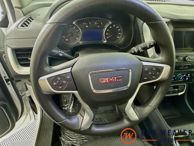 Photo of 2022 Summit White GMC Terrain