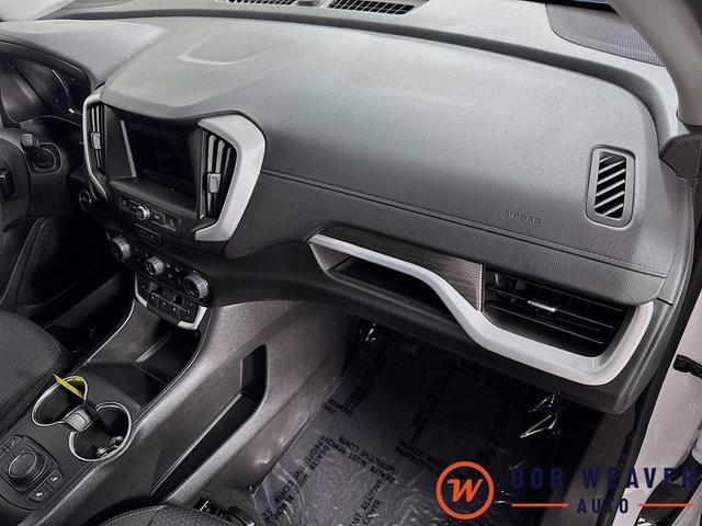 Photo of 2022 Summit White GMC Terrain
