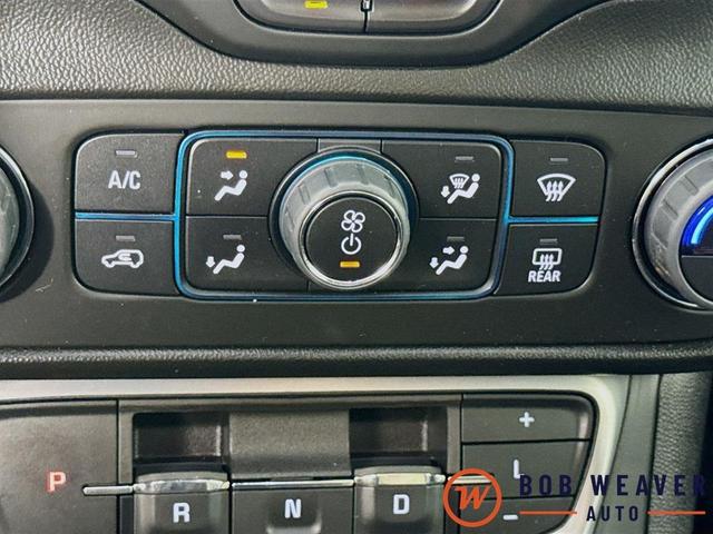 Photo of 2022 Summit White GMC Terrain