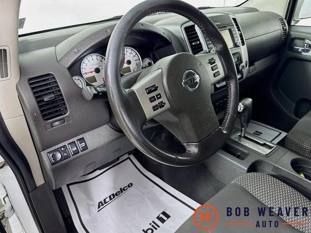 Photo of 2019 Glacier White Nissan Frontier