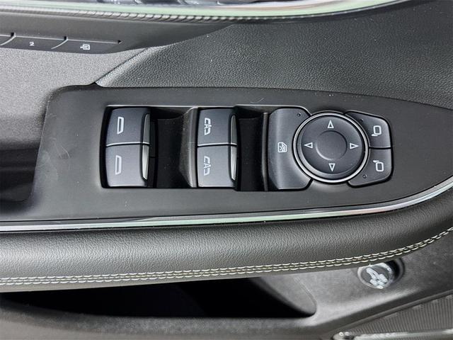 Photo of 2025 Smokey Amethyst Metallic Buick Envision