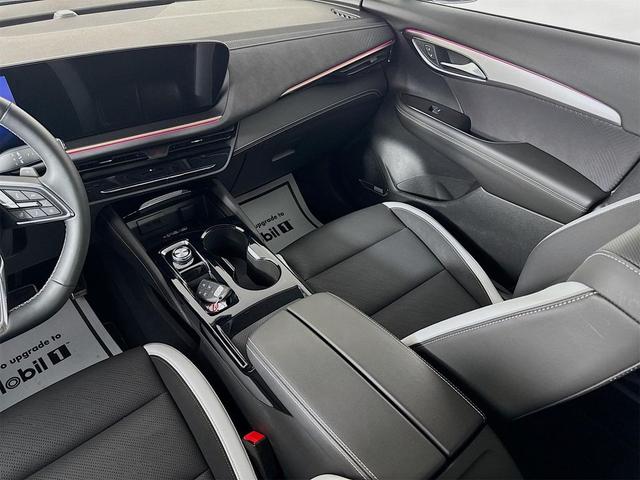 Photo of 2025 Smokey Amethyst Metallic Buick Envision