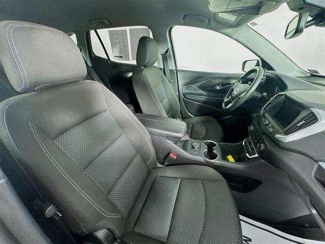 Photo of 2024 Summit White GMC Terrain