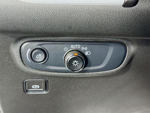 Photo of 2024 Summit White GMC Terrain