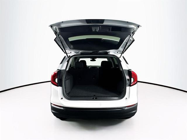 Photo of 2024 Summit White GMC Terrain