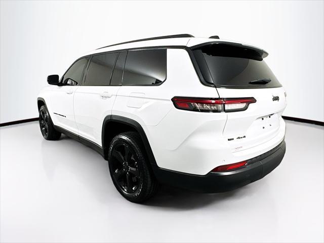 Photo of 2023 Bright White Clearcoat Jeep Grand Cherokee L
