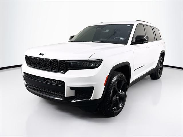 Photo of 2023 Bright White Clearcoat Jeep Grand Cherokee L