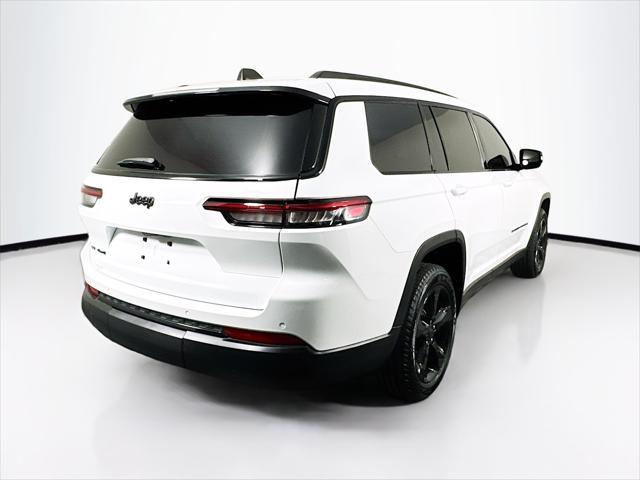 Photo of 2023 Bright White Clearcoat Jeep Grand Cherokee L