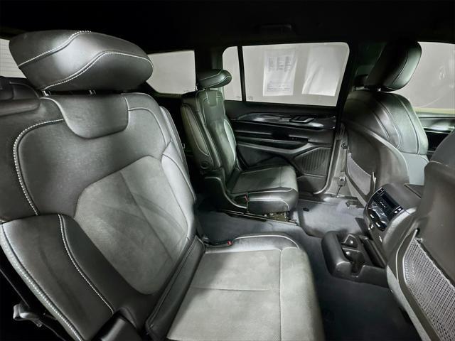 Photo of 2023 Bright White Clearcoat Jeep Grand Cherokee L