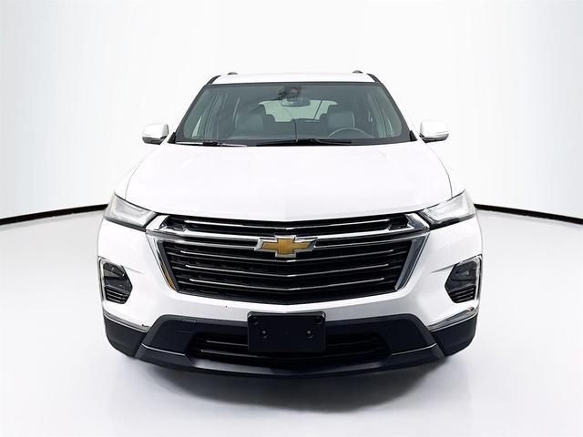 Photo of 2023 Summit White Chevrolet Traverse