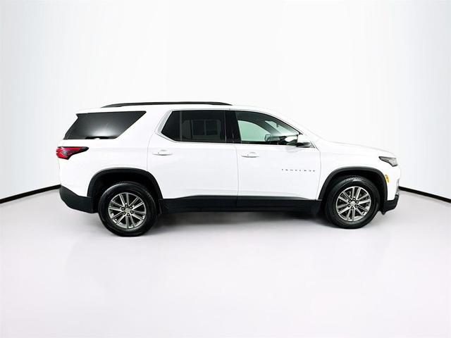 Photo of 2023 Summit White Chevrolet Traverse