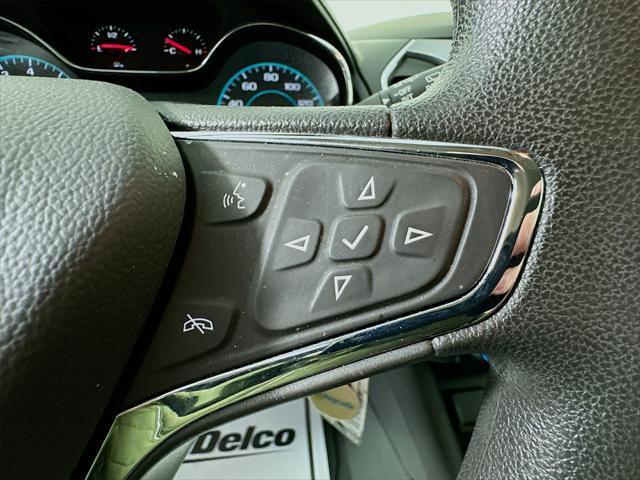 Photo of 2018 Summit White Chevrolet Cruze