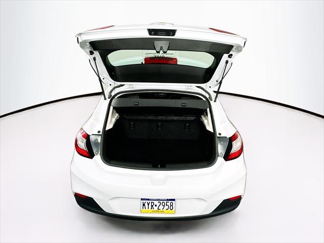 Photo of 2018 Summit White Chevrolet Cruze