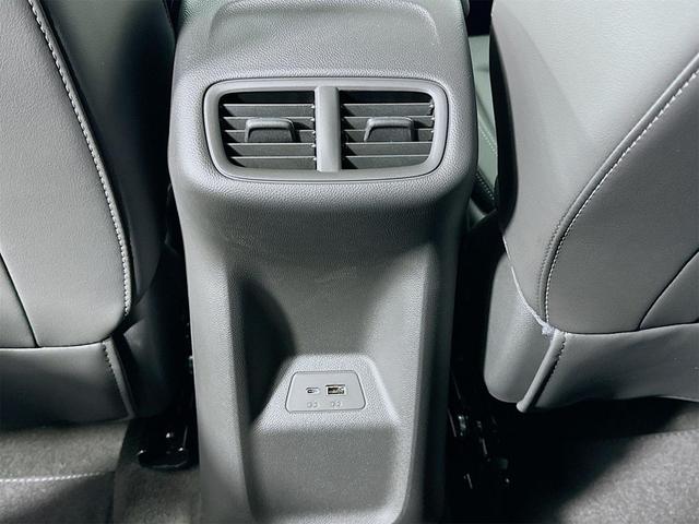 Photo of 2025 Summit White Buick Envision