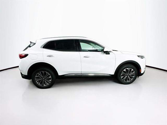 Photo of 2025 Summit White Buick Envision
