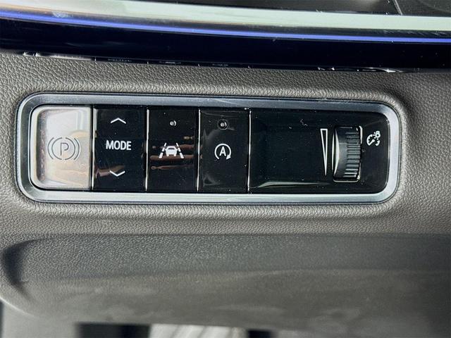 Photo of 2025 Summit White Buick Envision