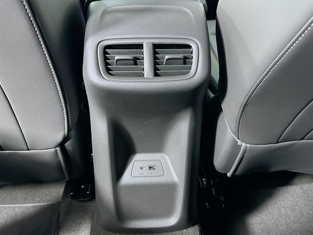 Photo of 2025 Summit White Buick Envision
