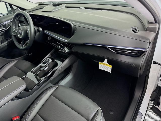 Photo of 2025 Summit White Buick Envision