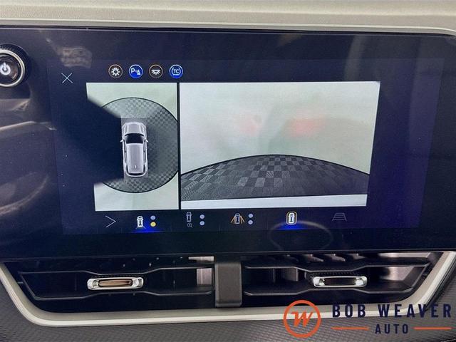 Photo of 2026 Summit White Chevrolet Equinox