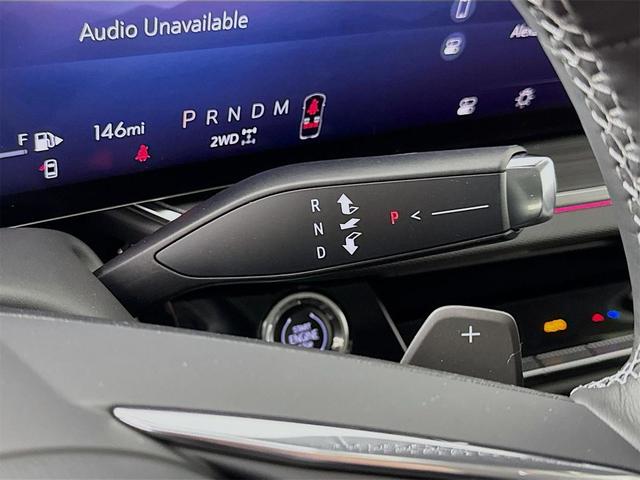 Photo of 2025 Summit White Buick Envision