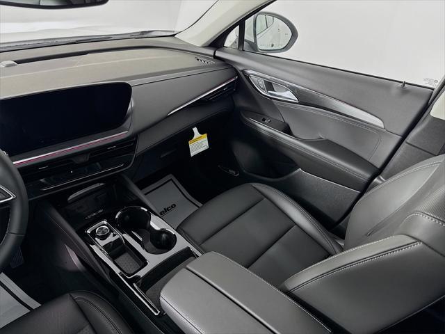 Photo of 2025 Summit White Buick Envision