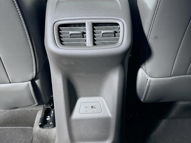 Photo of 2025 Summit White Buick Envision