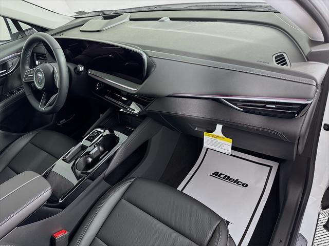 Photo of 2025 Summit White Buick Envision