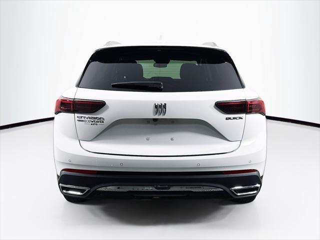 Photo of 2025 Summit White Buick Envision