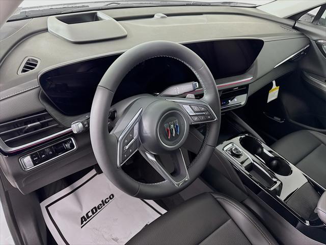 Photo of 2025 Summit White Buick Envision
