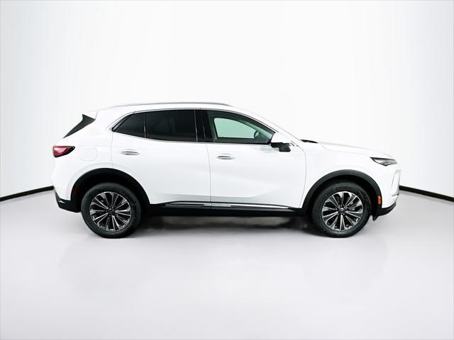 Photo of 2025 Summit White Buick Envision